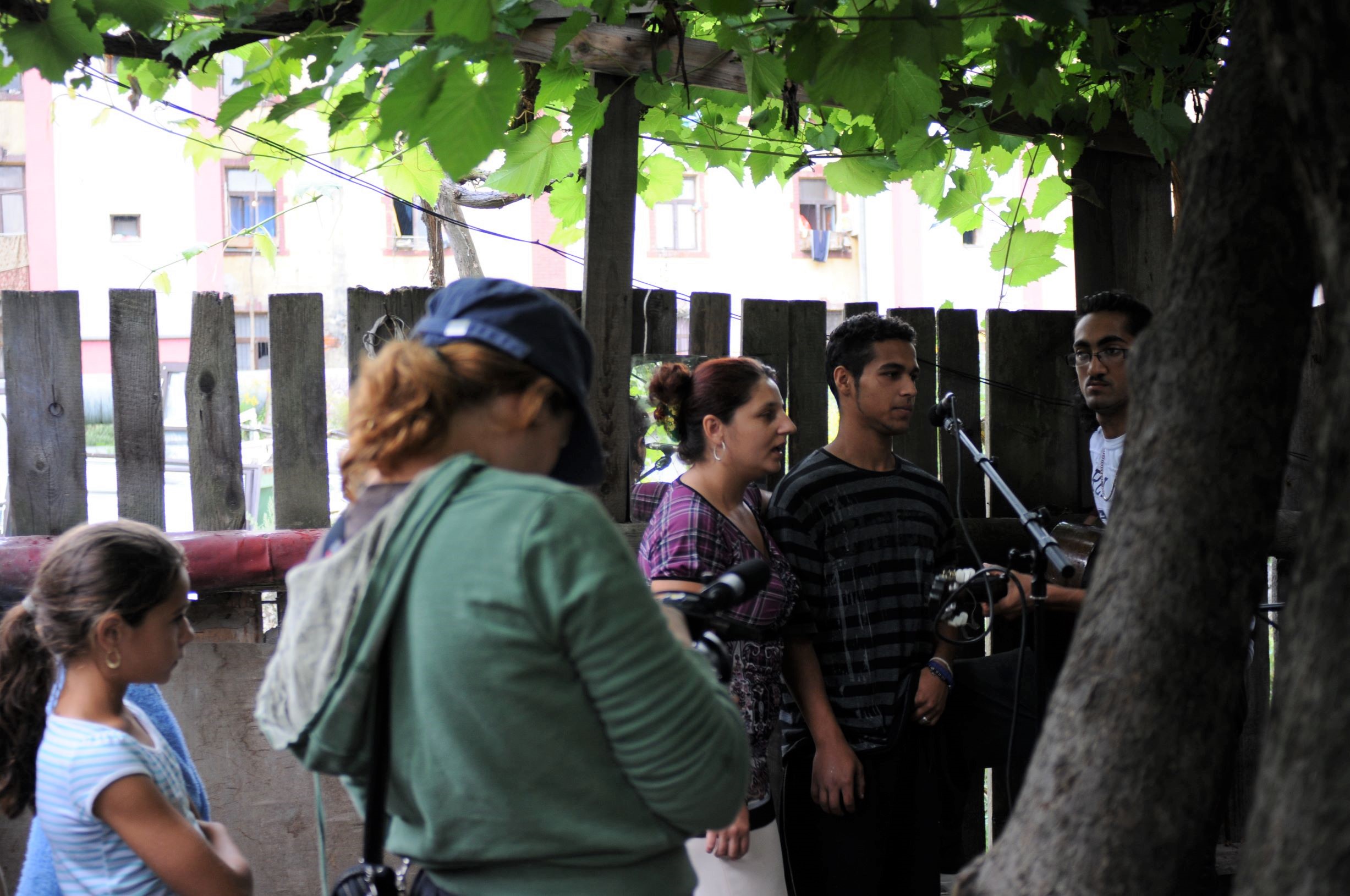 Devla miro, ma domukhes